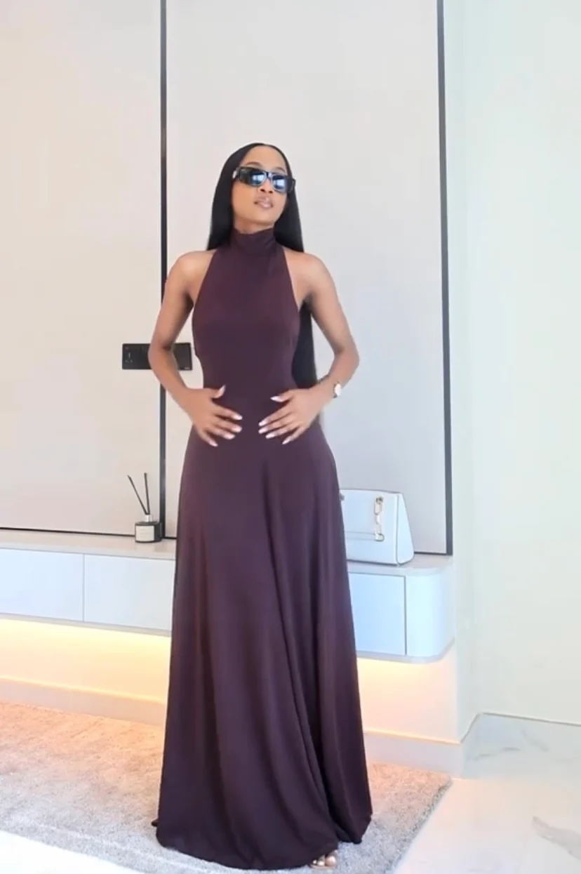 Sleeveless Elegant Maxi Dress — image 4 of 5